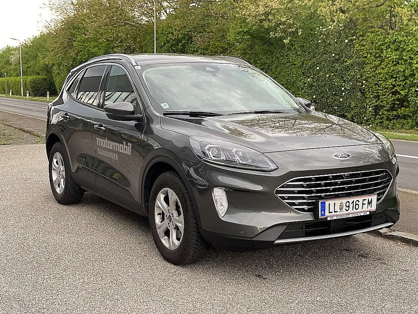 Ford Kuga 2,0 EcoBlue Titanium X Aut. Gris - 2