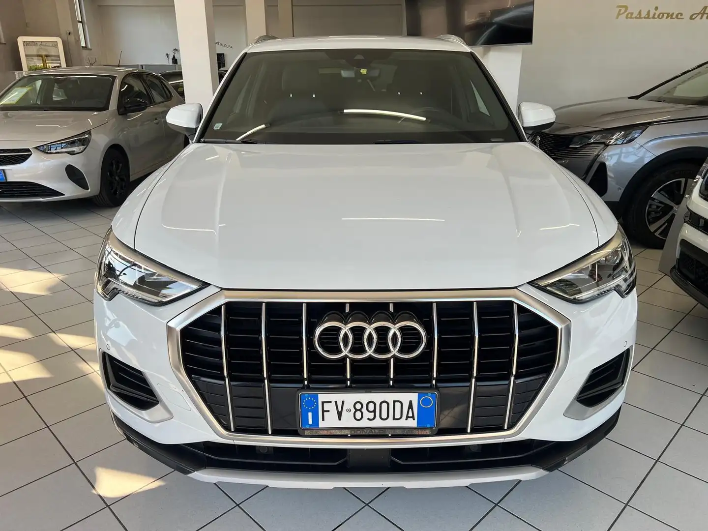 Audi Q3 Q3 II 2018 35 2.0 tdi Business Advanced s-tronic Blanco - 2