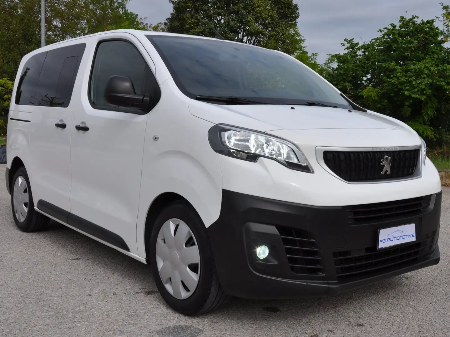 Peugeot Traveller Expert 1.6 BlueHdi 9 Posti Blanco - 1