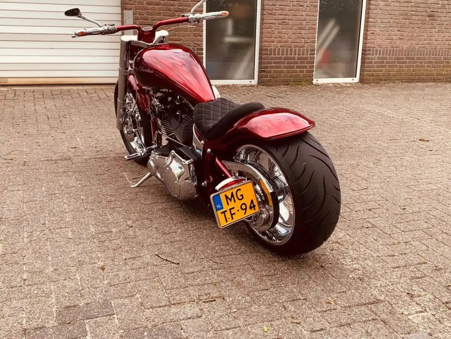 Harley-Davidson Softail FXSTD Piros - 2