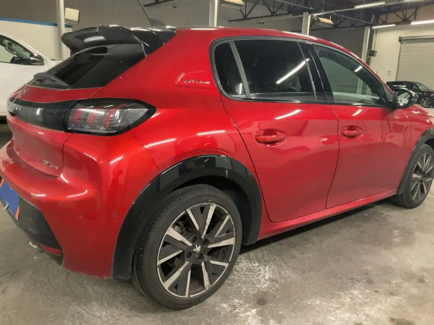 Peugeot 208 GT-Line NAVI KAMERA CARPLAY PARK-ASSIST LED PANO Rouge - 2