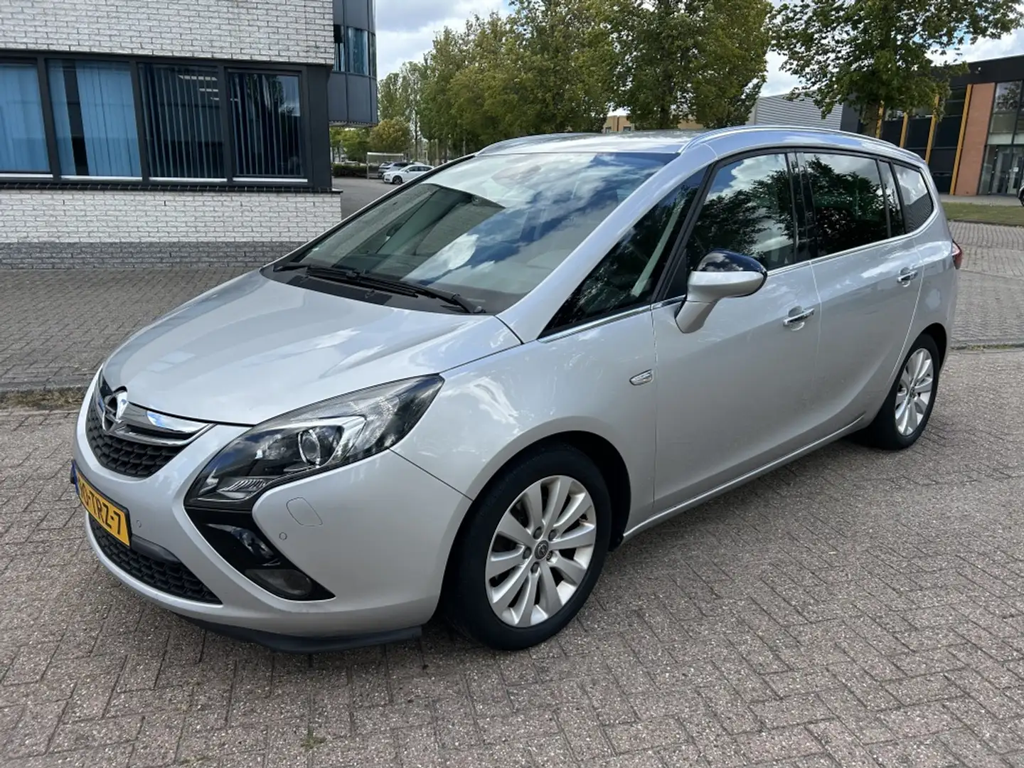 Opel Zafira Tourer 1.4 Cosmo CRUISE NAVI PDC XENON NAP! Gris - 1