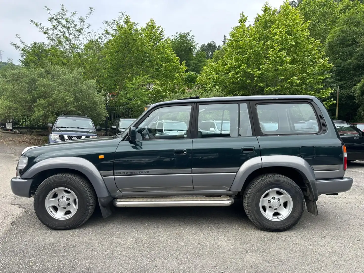 Toyota Land Cruiser HDJ 80 Station Wagon - 2