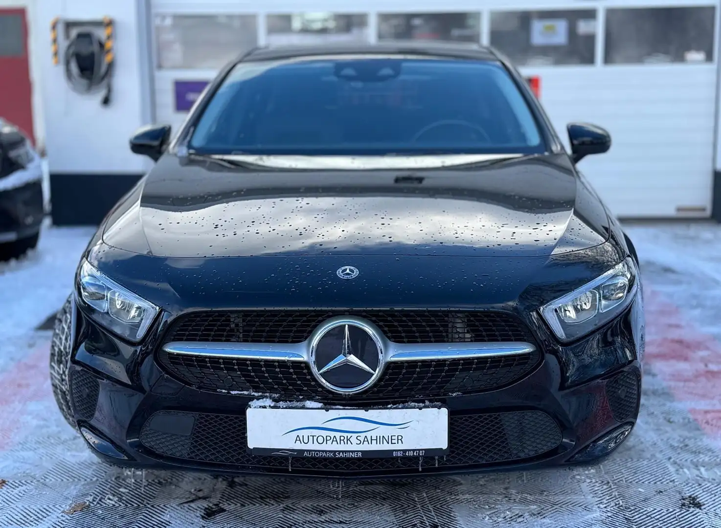 Mercedes-Benz A 180 *TEMPOMAT*KAMERA*TEILLEDER Schwarz - 1