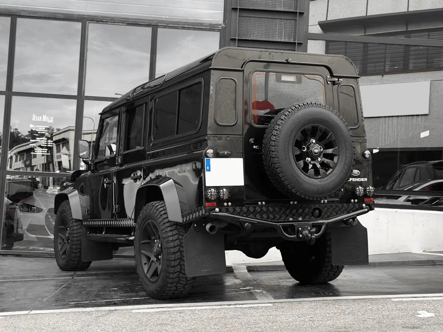 Land Rover Defender 110 SW SE Negro - 2