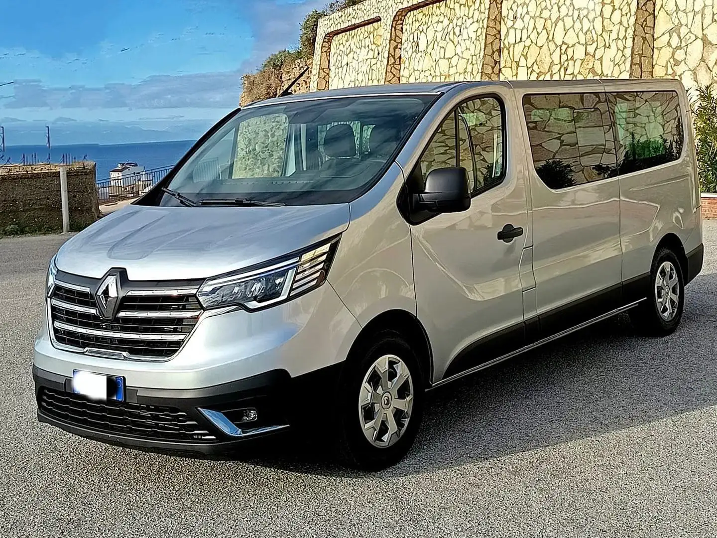 Renault Trafic L2 BluedCi 150CV 9 Posti Grigio - 1
