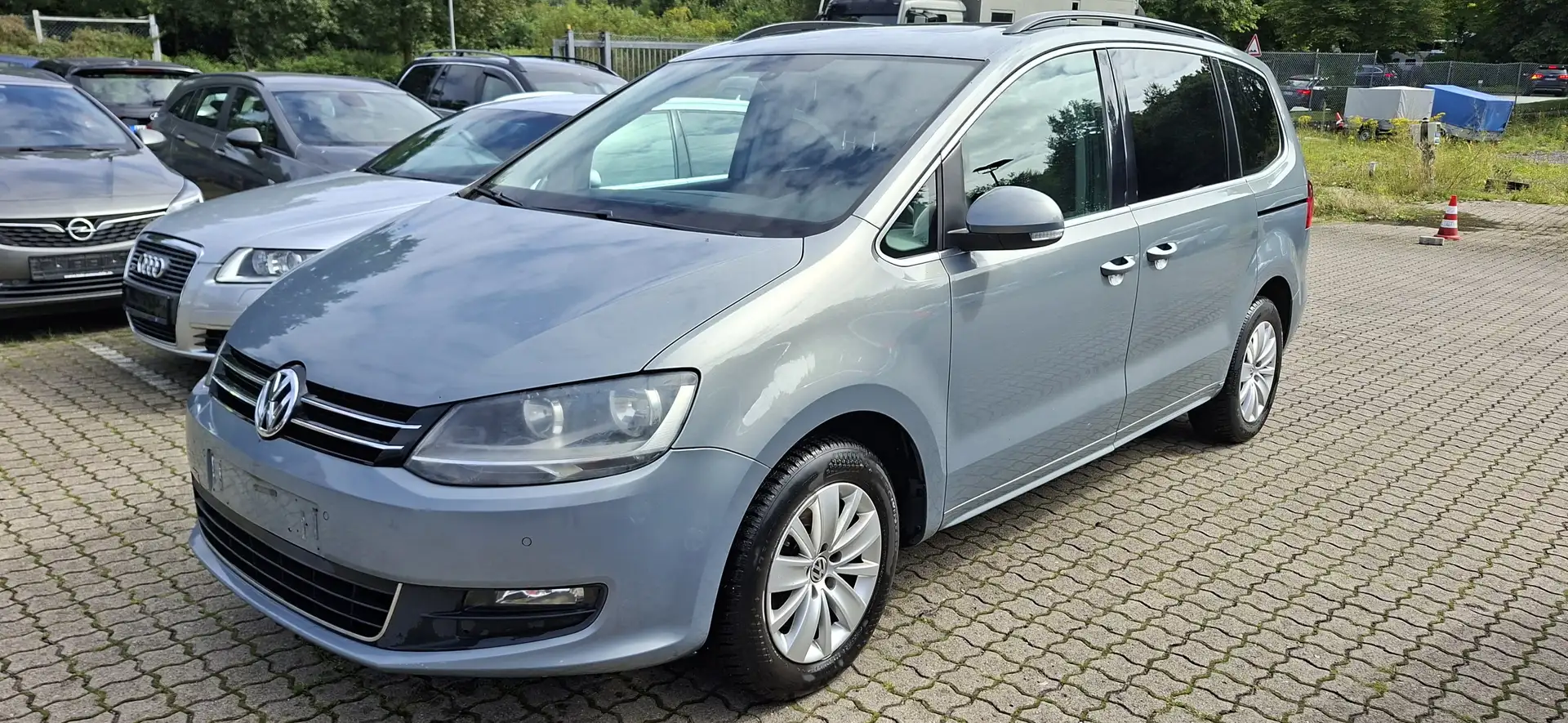 Volkswagen Sharan 2.0 TDI Comfortline BMT*Automatik*Pano*NAVI*AHK Blau - 1