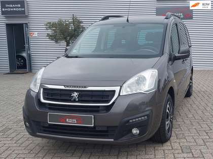 Peugeot Partner Tepee 1.2 PureTech Active distrubutiriem vervangen