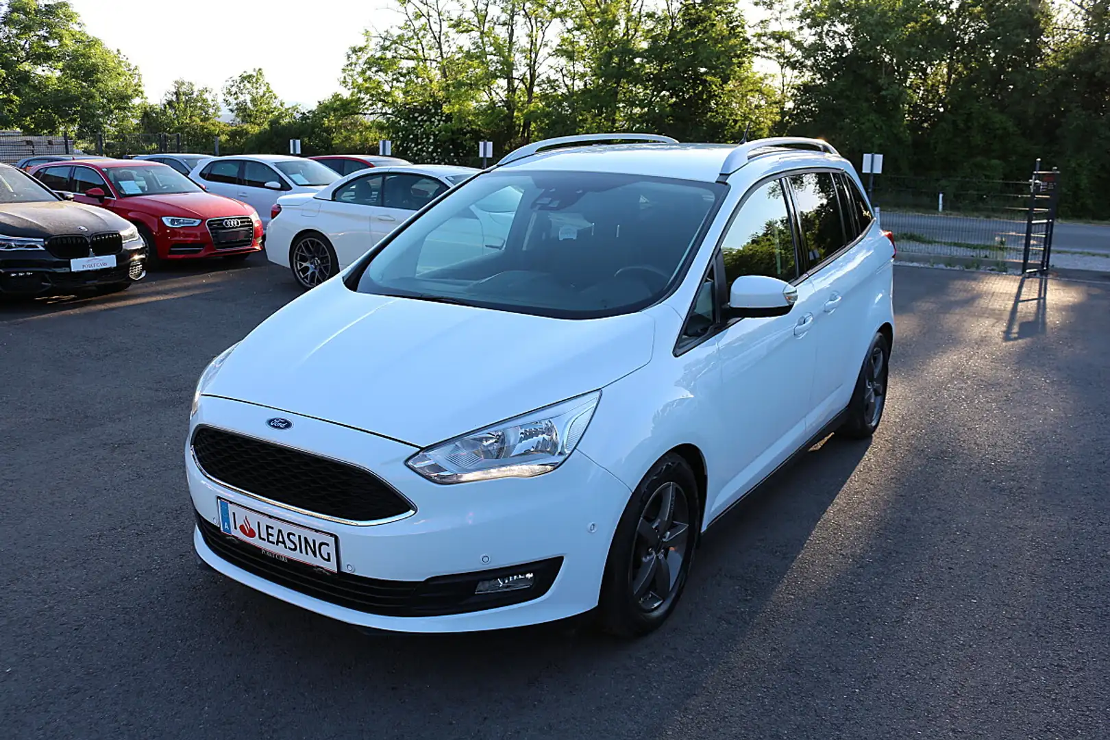 Ford Grand C-Max Grand C-MAX Titanium 1,5 TDCi 7 Sitzer Weiß - 1