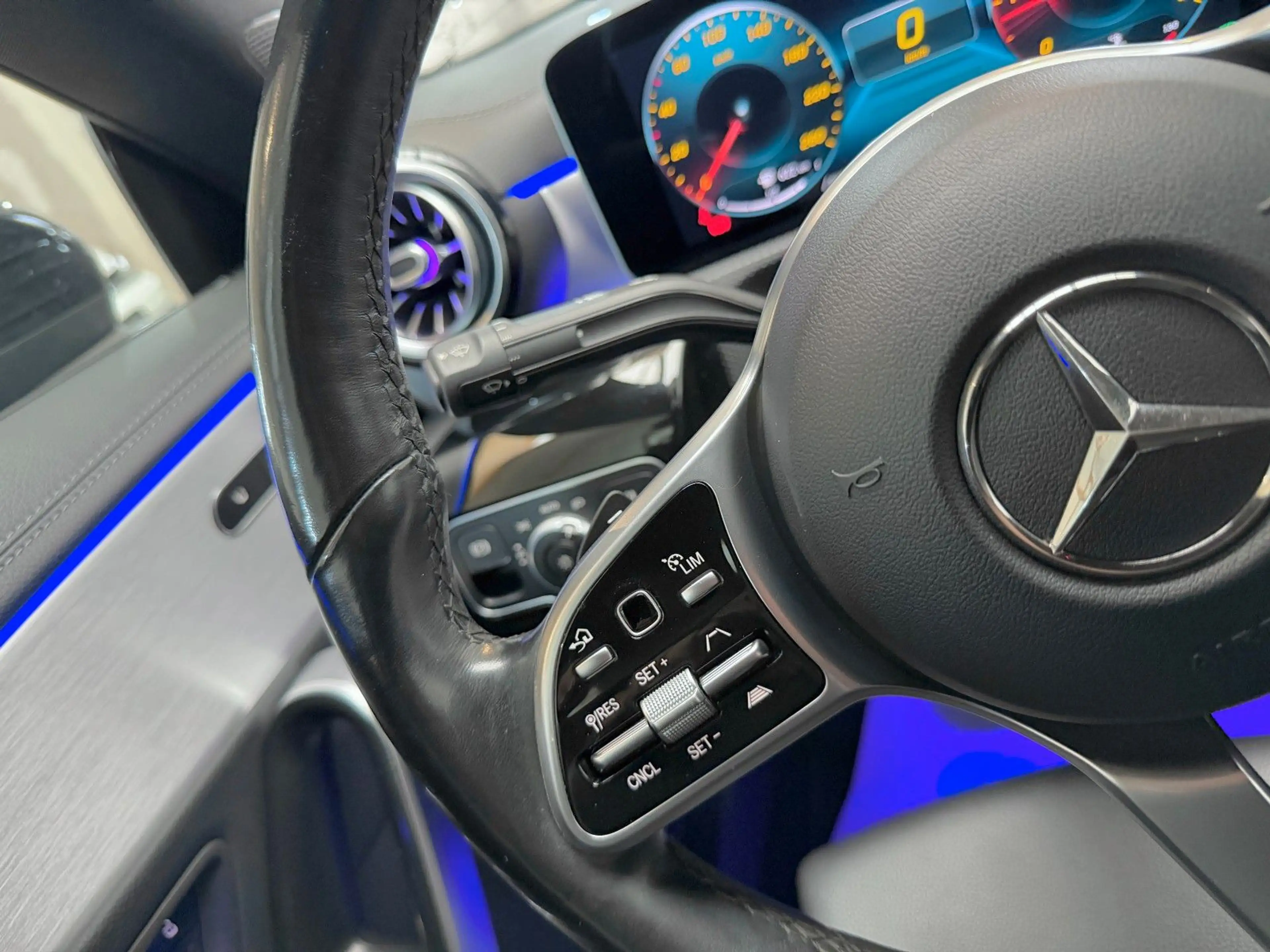 Mercedes-Benz CLA 220 d Coupé 8G-DCT Sport 18"Zoll AMG 194PS — photo 13