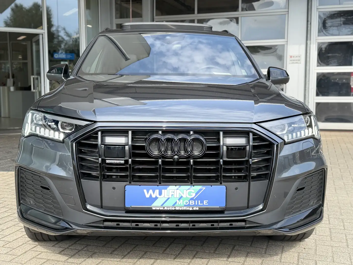 Audi Q7 50TDI S-LINE Competition Plus 7-Si. VOLL! Grau - 2