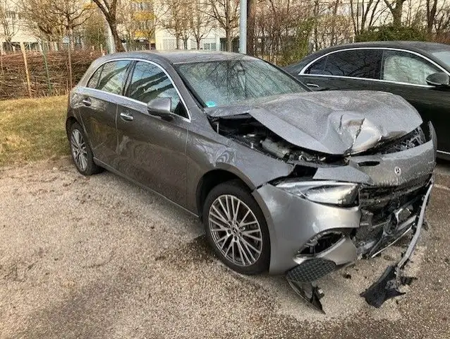 Mercedes-Benz A 250 A250 e 8G-DCT/Kamera/PlugIn/27TKM!
