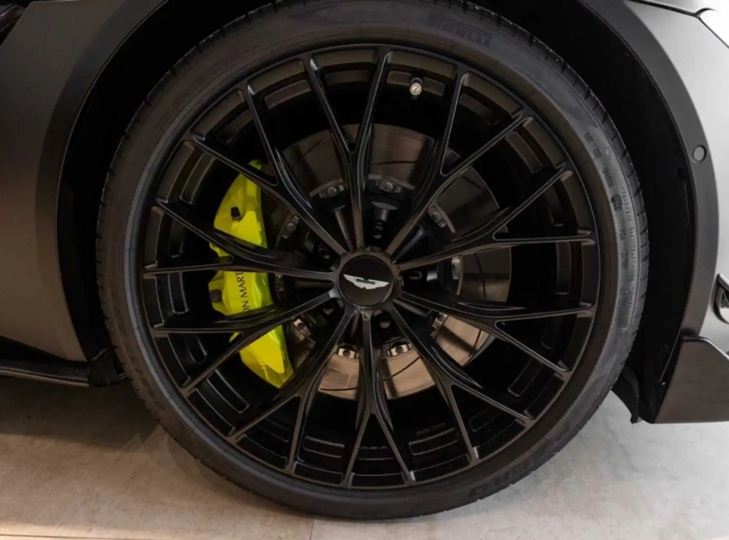 Aston Martin Vantage Descapotable Automático de 2 Puertas Fekete - 1