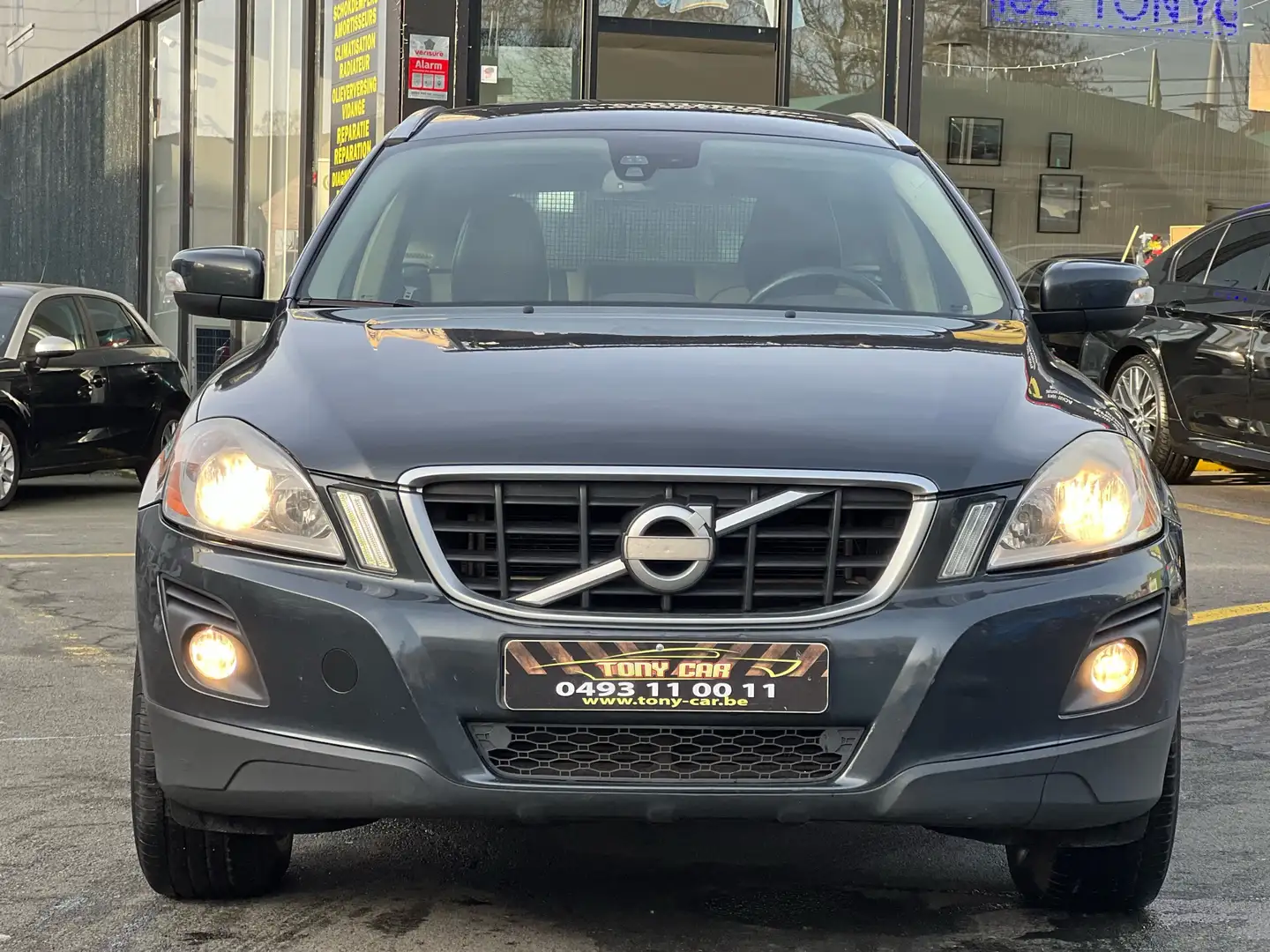 Volvo XC60 2.4 D AWD 4x4*CLIMA*CUIR*JANTE*prix export* Grijs - 1