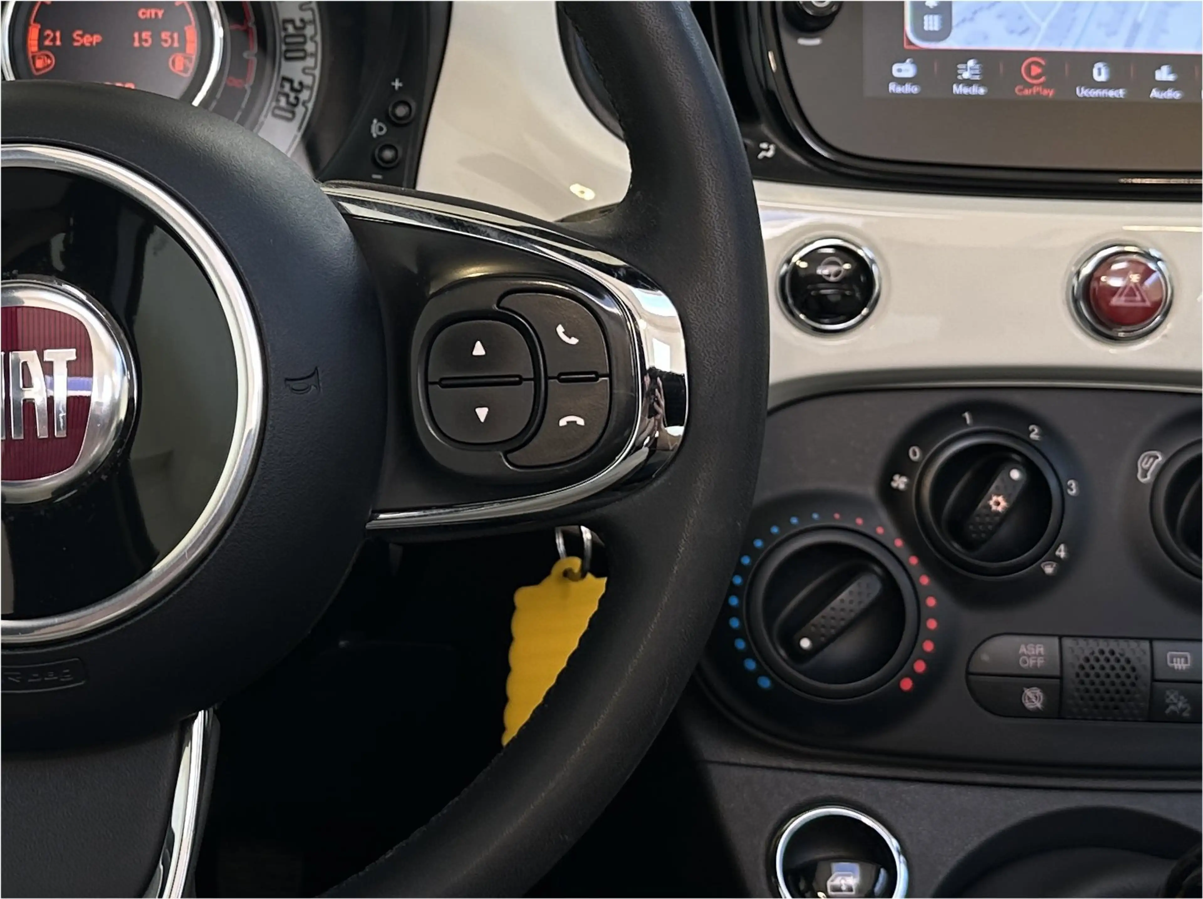 Fiat 500C 1.0 Hybrid Dolcevita Cabrio | Apple Carplay/ Andro — photo 22