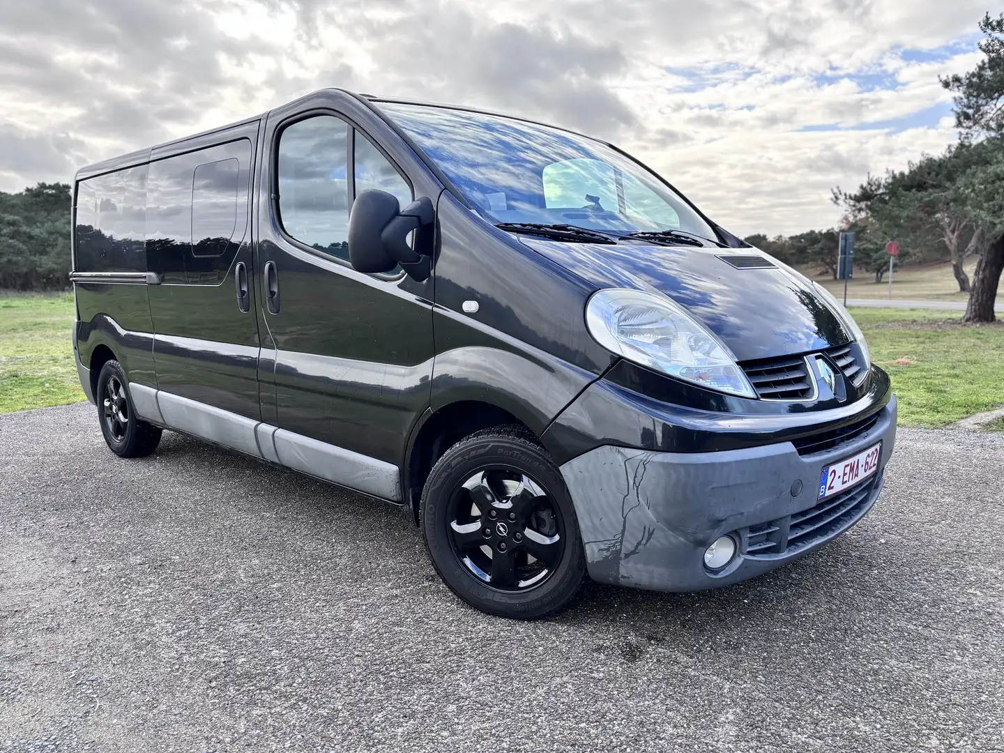 Renault Trafic Trafic 2.5 dCi FAP 150 L1H1 Komfort Noir - 2