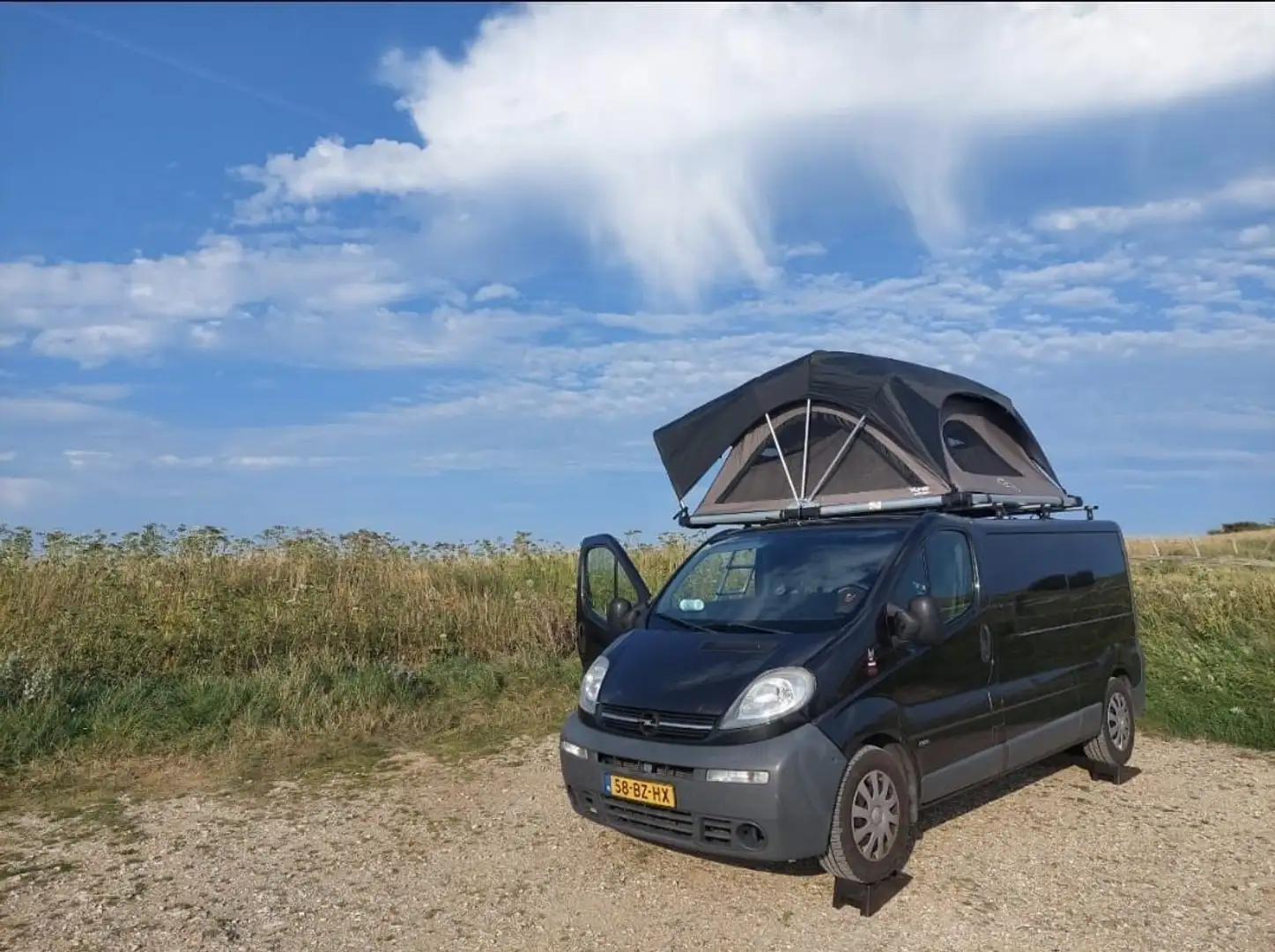 Opel Vivaro 2.5 CDTI L2H1 !!VAKANTIEBUS!! Zwart - 1