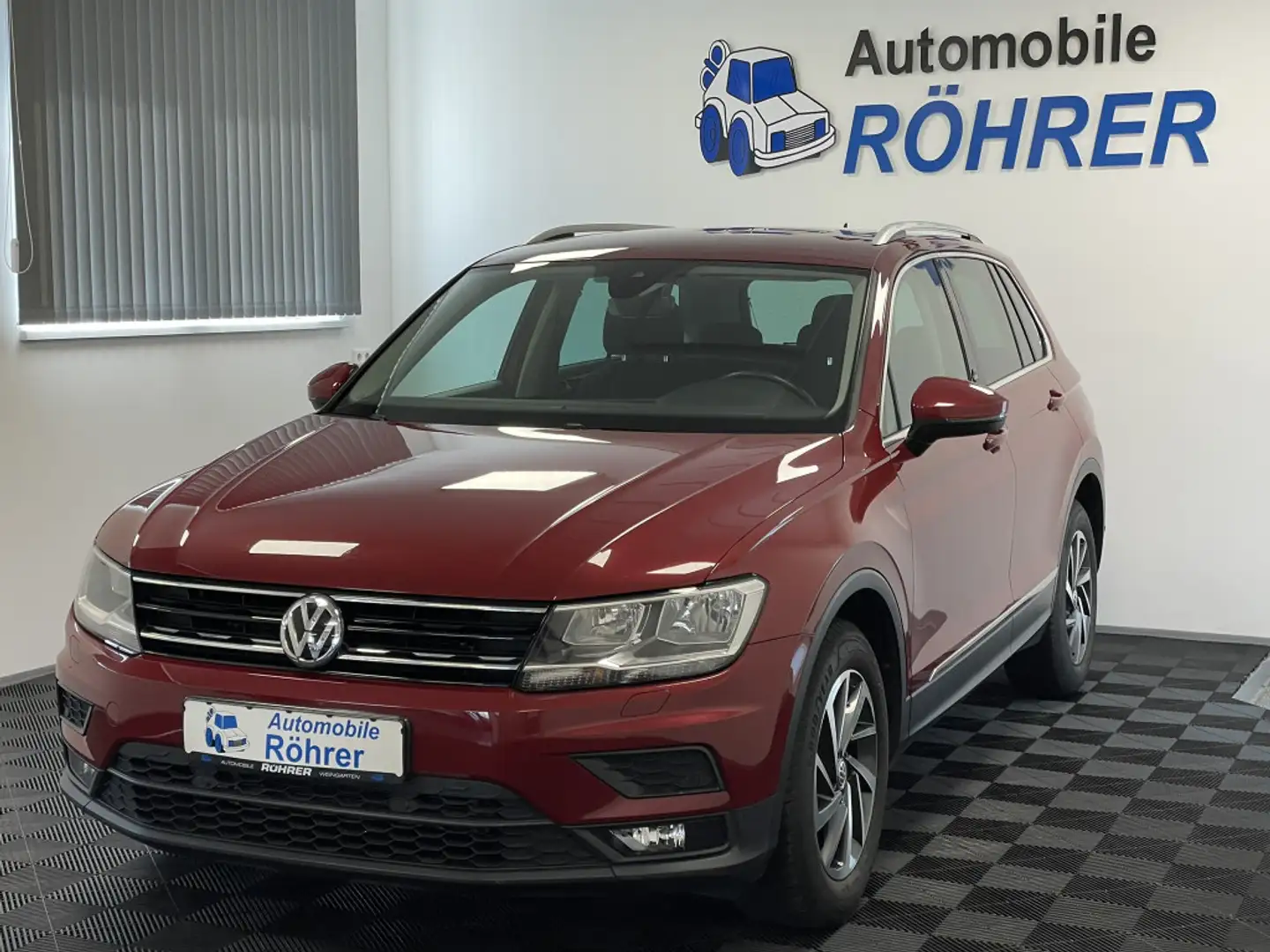 Volkswagen Tiguan 2.0 TDI Sound ACC Navi AHK Sitzheizung Rot - 1