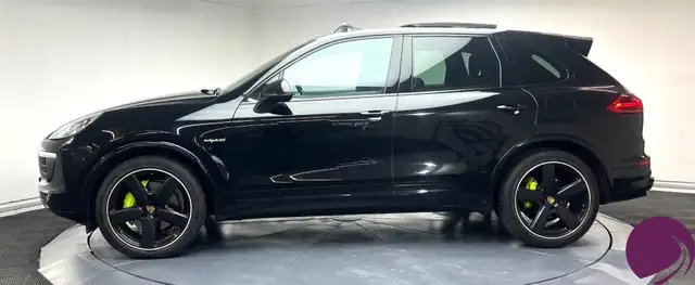 Porsche Cayenne view 4
