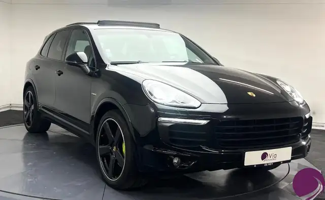 Porsche Cayenne view 2