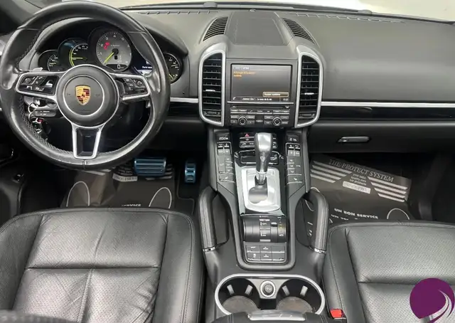 Porsche Cayenne view 7
