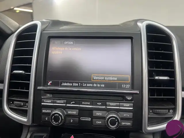 Porsche Cayenne view 24