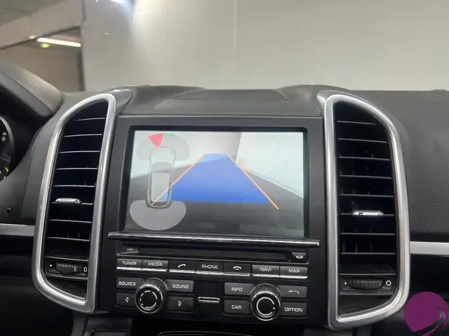 Porsche Cayenne view 19