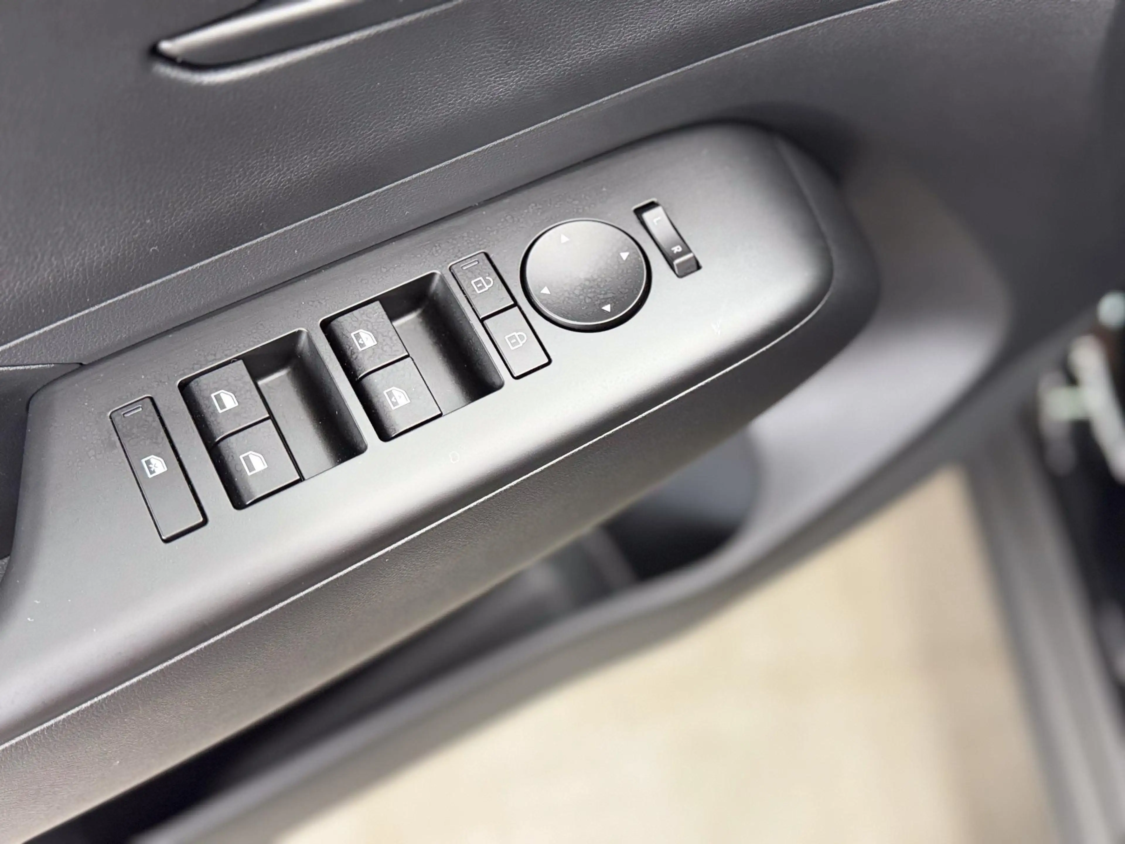 Hyundai KONA STYLE PLUS NAVI KLIMAAUTOMATIK PDC v+h 1.0 T-GD... — photo 6