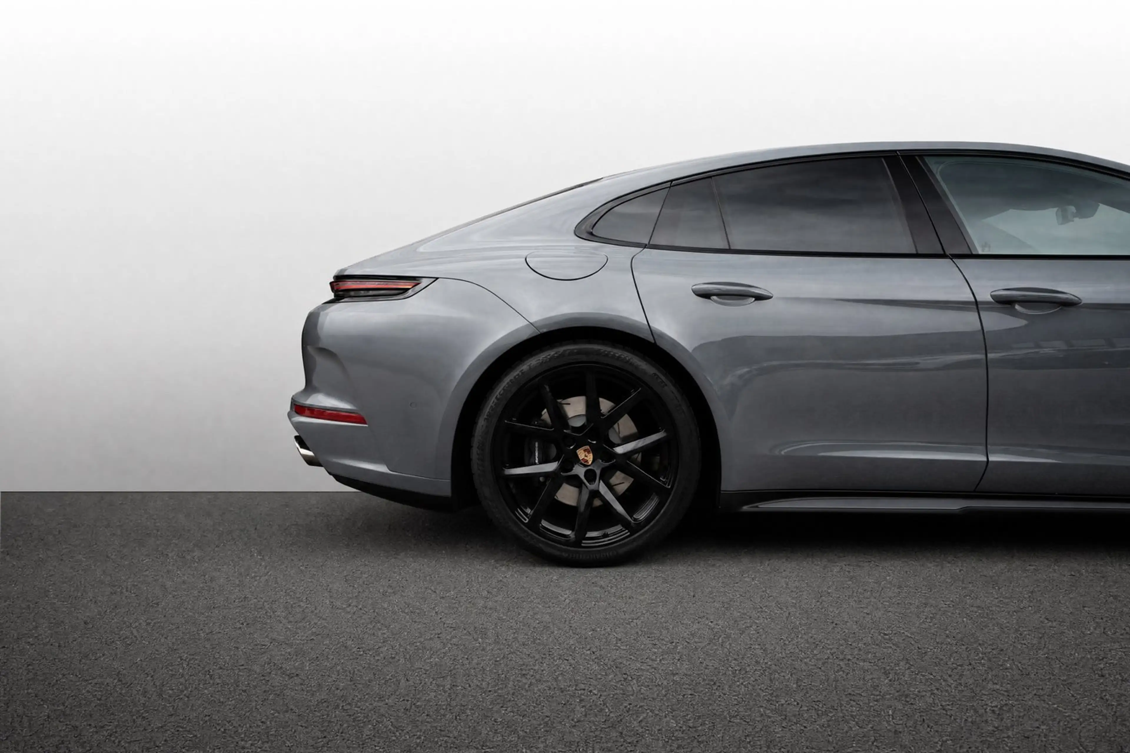 Porsche Panamera 4 E-Hybrid — photo 10