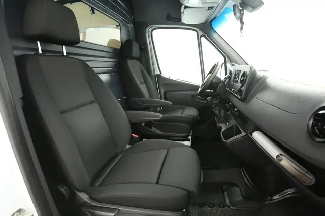 Mercedes-Benz Sprinter view 10