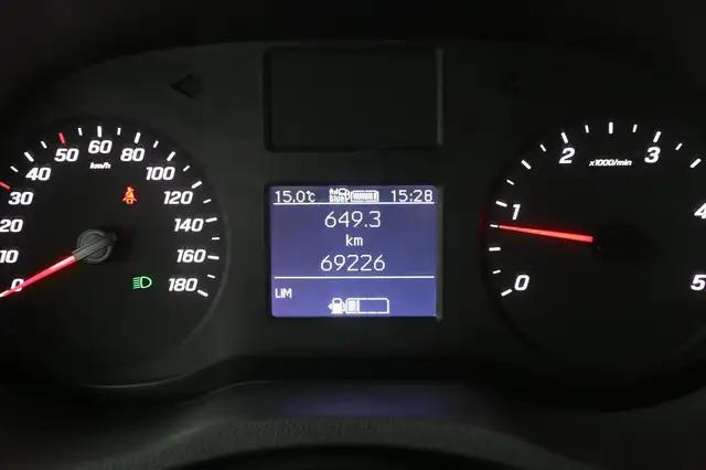 Mercedes-Benz Sprinter view 12