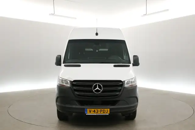 Mercedes-Benz Sprinter view 7