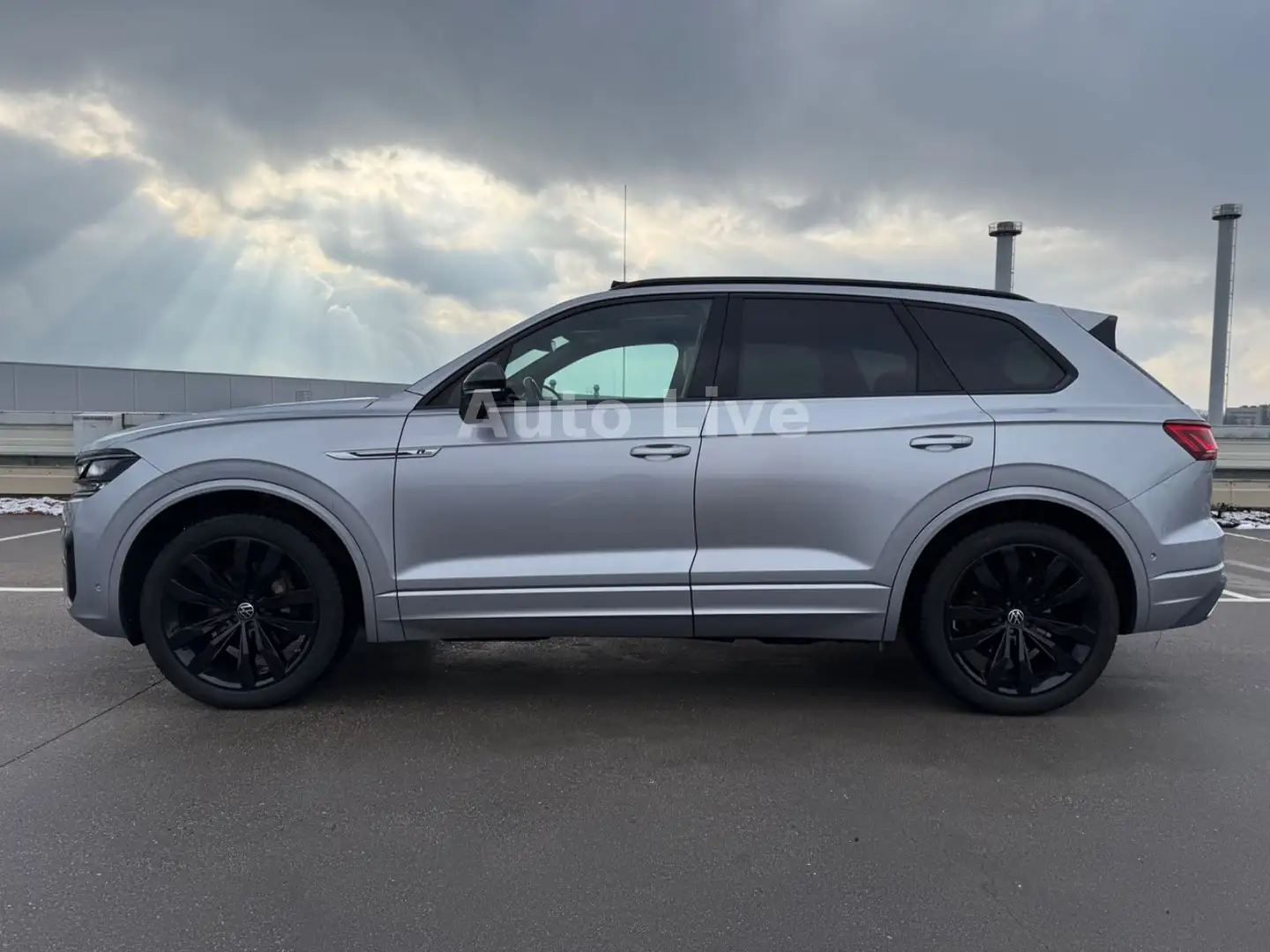 Volkswagen Touareg 3.0 TDI*Black Sty*R LINE*PAN*MATRIX*LUFT Silber - 2