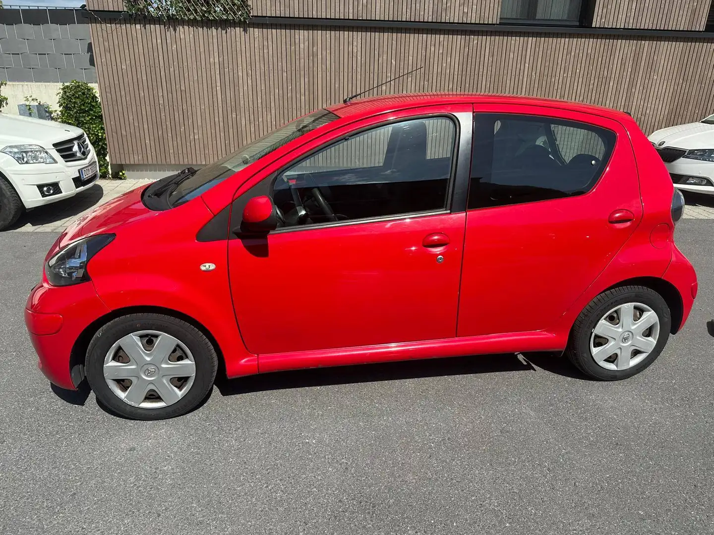 Toyota Aygo Aygo 1,0 VVT-i Cool Cool Rot - 2