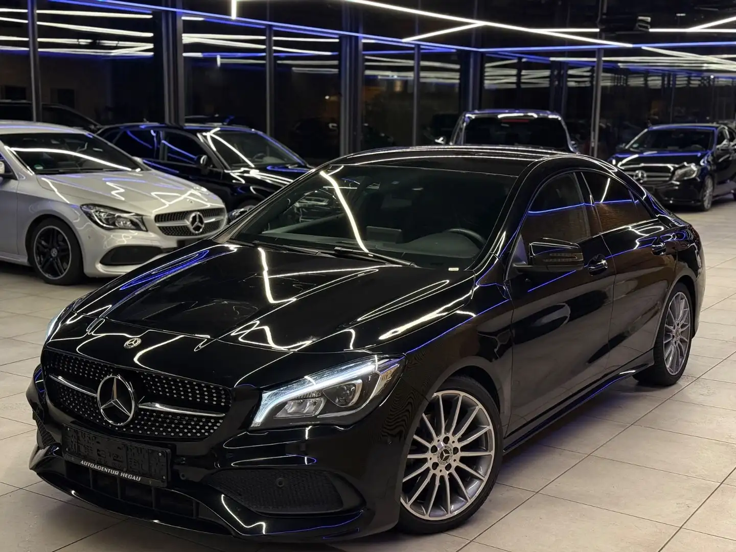Mercedes-Benz CLA 200 *AMG LINE*NIGHT*SCHECKHEFT*TOP ZUSTAND* Noir - 1