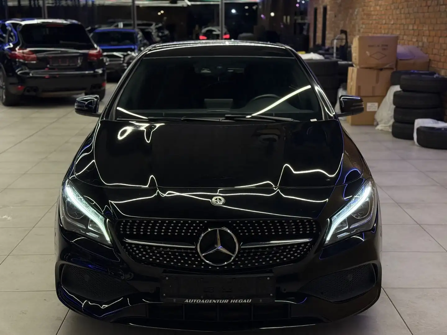 Mercedes-Benz CLA 200 *AMG LINE*NIGHT*SCHECKHEFT*TOP ZUSTAND* Noir - 2