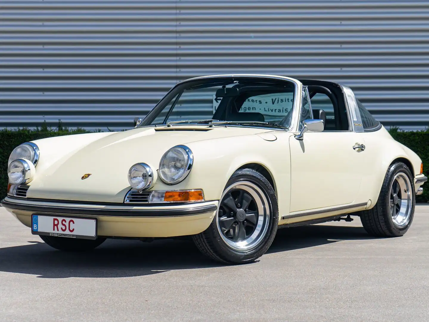 Porsche 911 3.2 Targa Backdate Beige - 1
