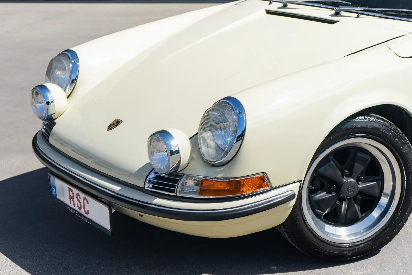 Porsche 911 3.2 Targa Backdate Beige - 2