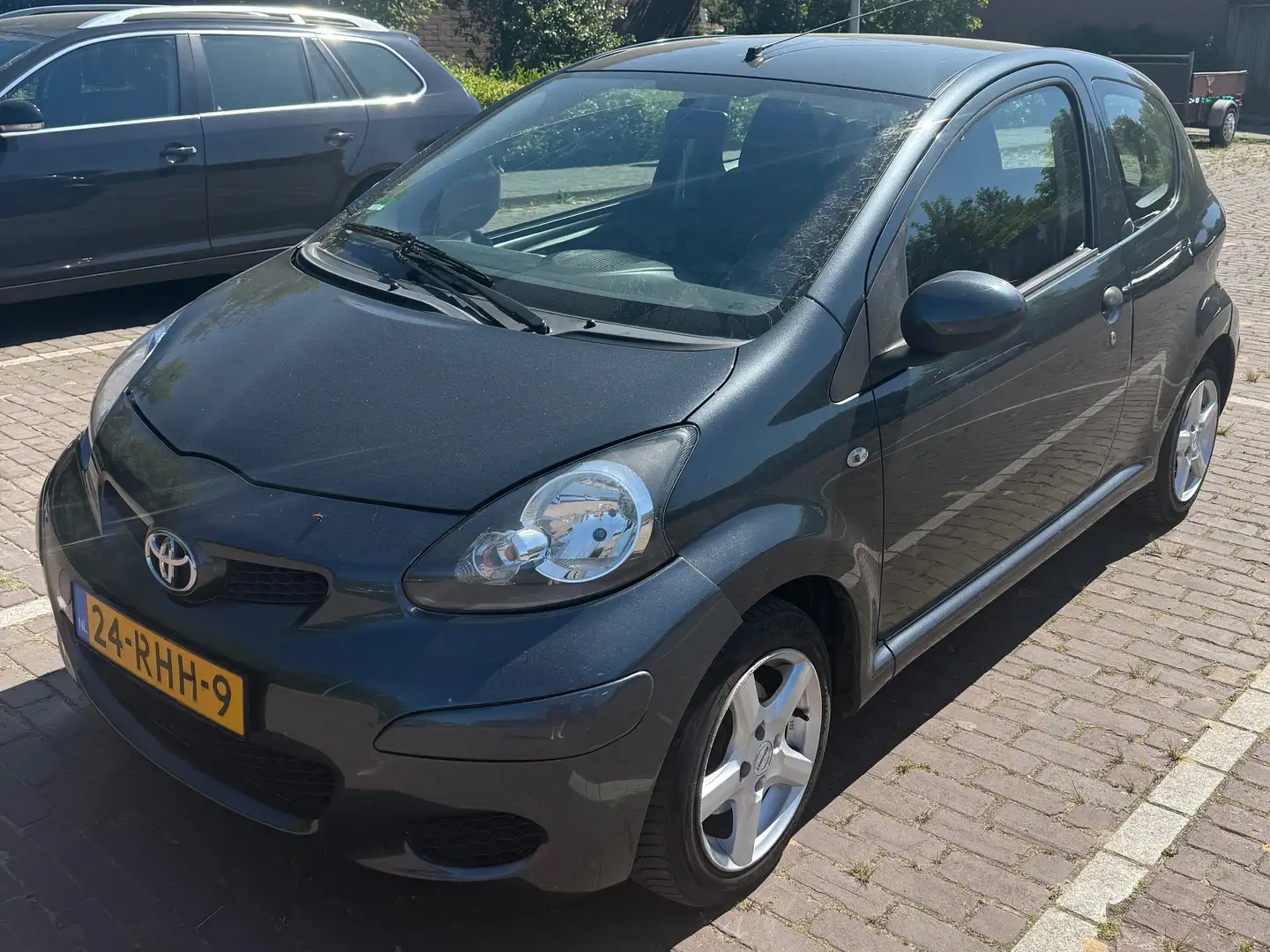 Toyota Aygo Aygo 1.0-12V Access Grijs - 1