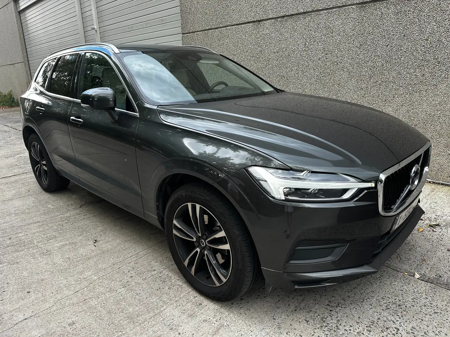 Volvo XC60 XC60 D4 Geartronic Momentum Pro Gris - 1