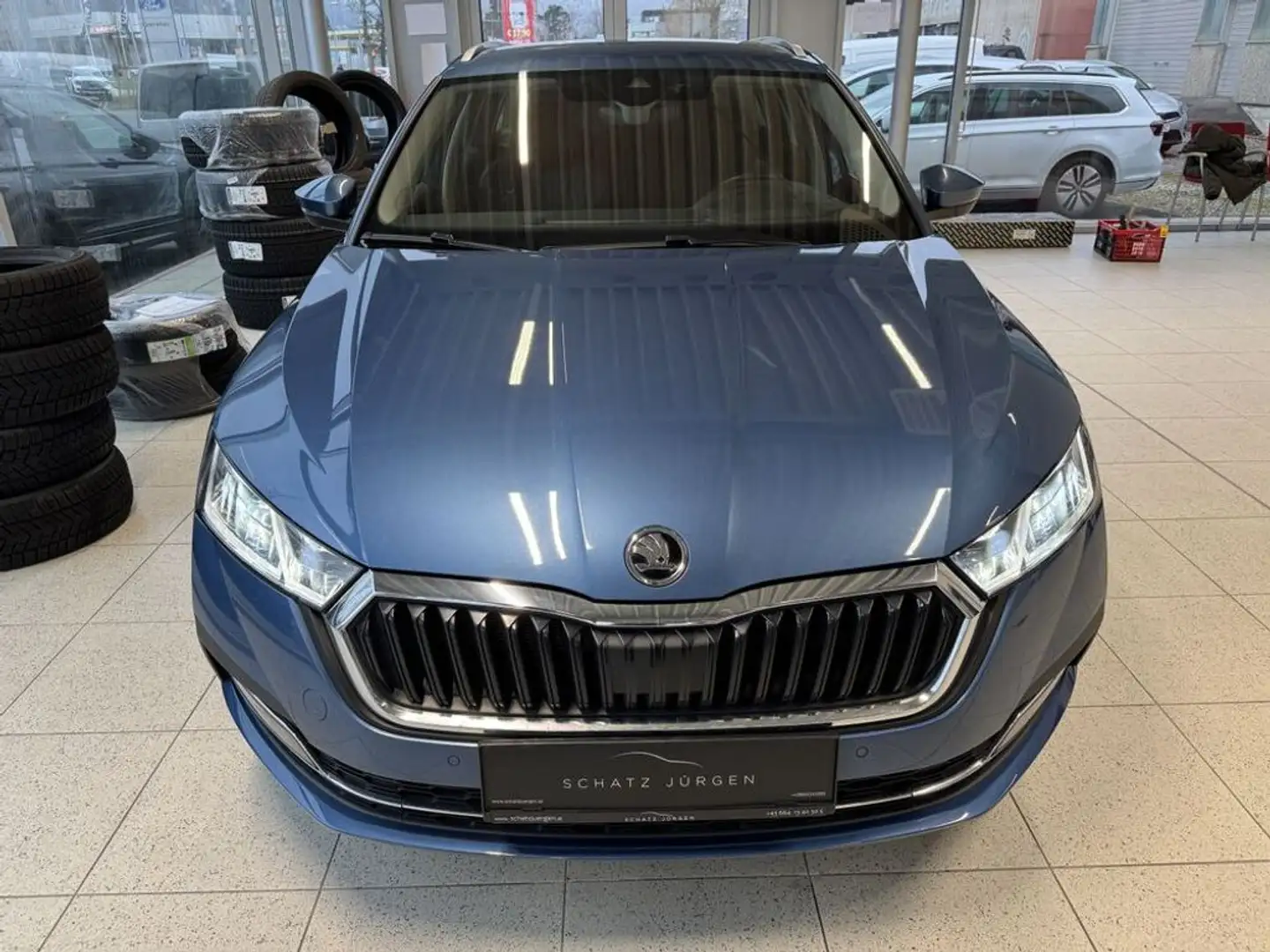 Skoda Octavia Combi 1,5 TSI Premium Bleu - 2