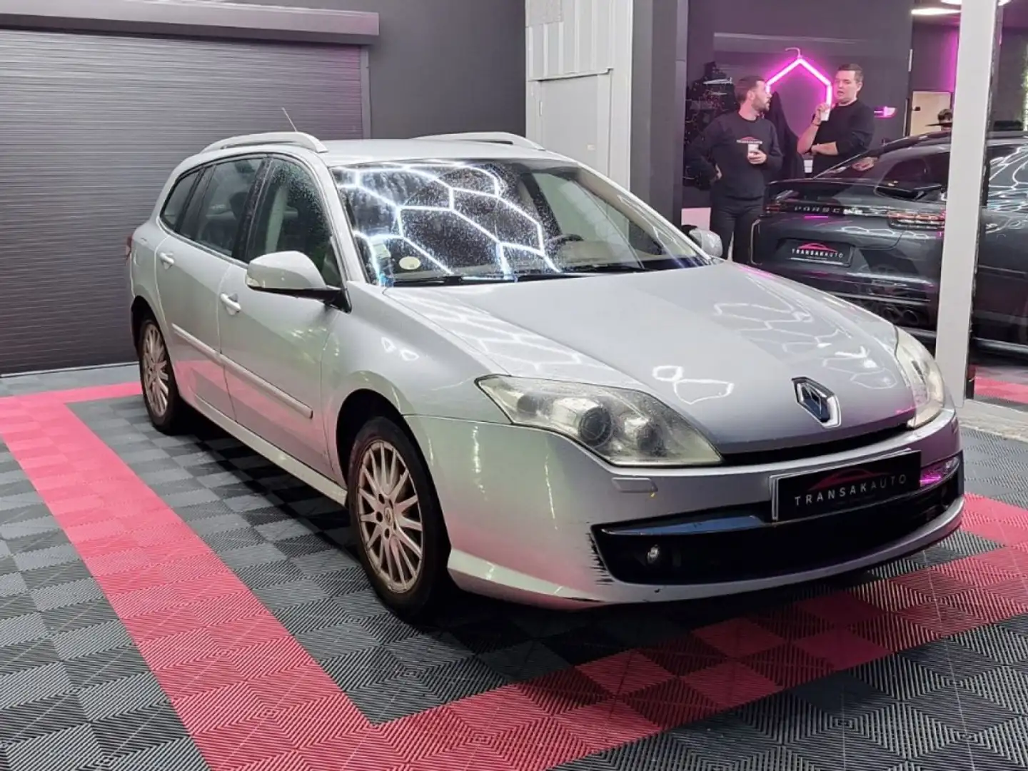 Renault Laguna III 2.0 dCi 150 ch FAP Privilège A ~ Radars AR ~ Clim Auto Bi-Zones ~ Régulateur/Limiteur Gris - 2