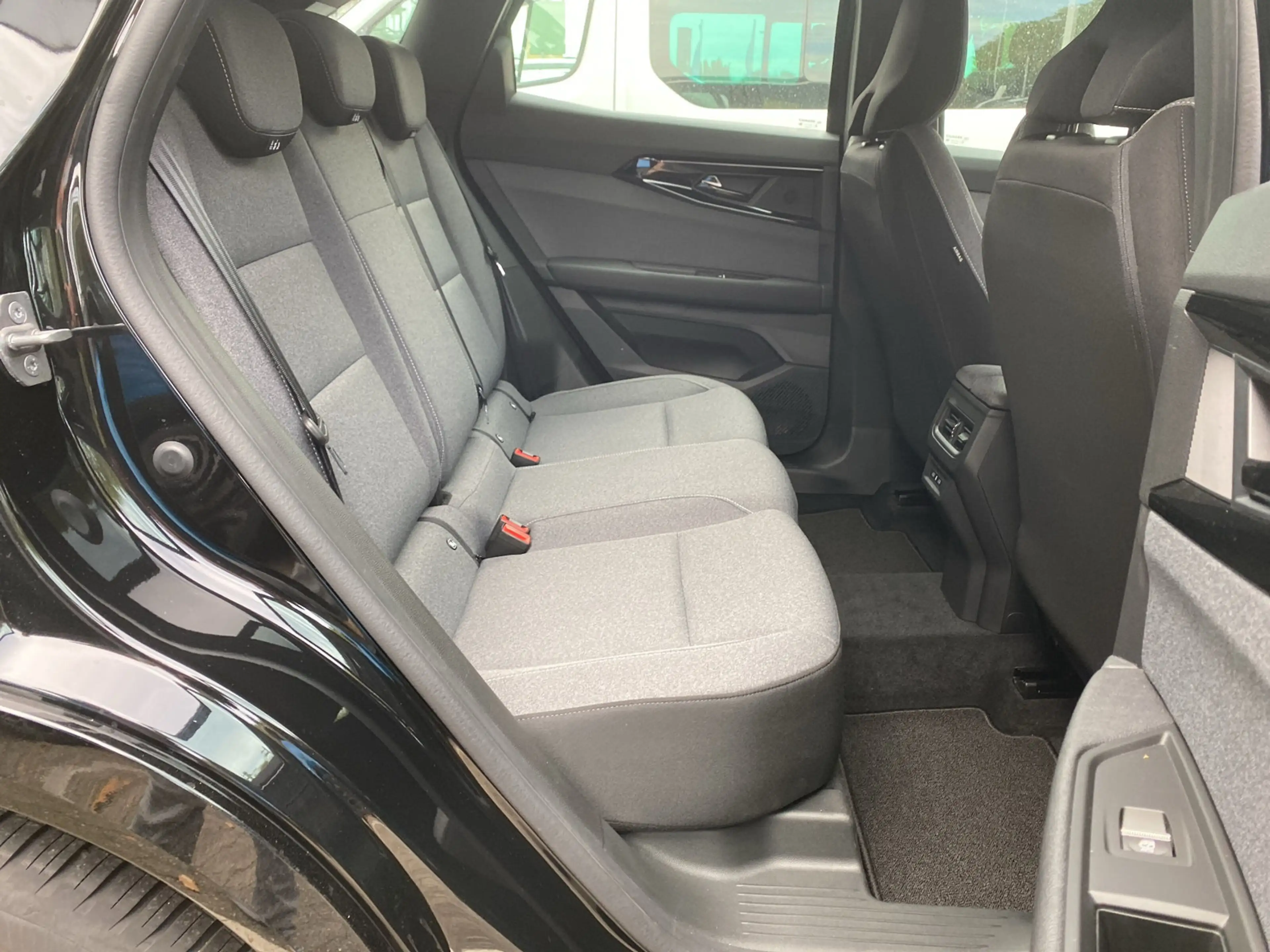 Renault Austral Equilibre TCe 140 Mild Hybrid Scheckheft — photo 12