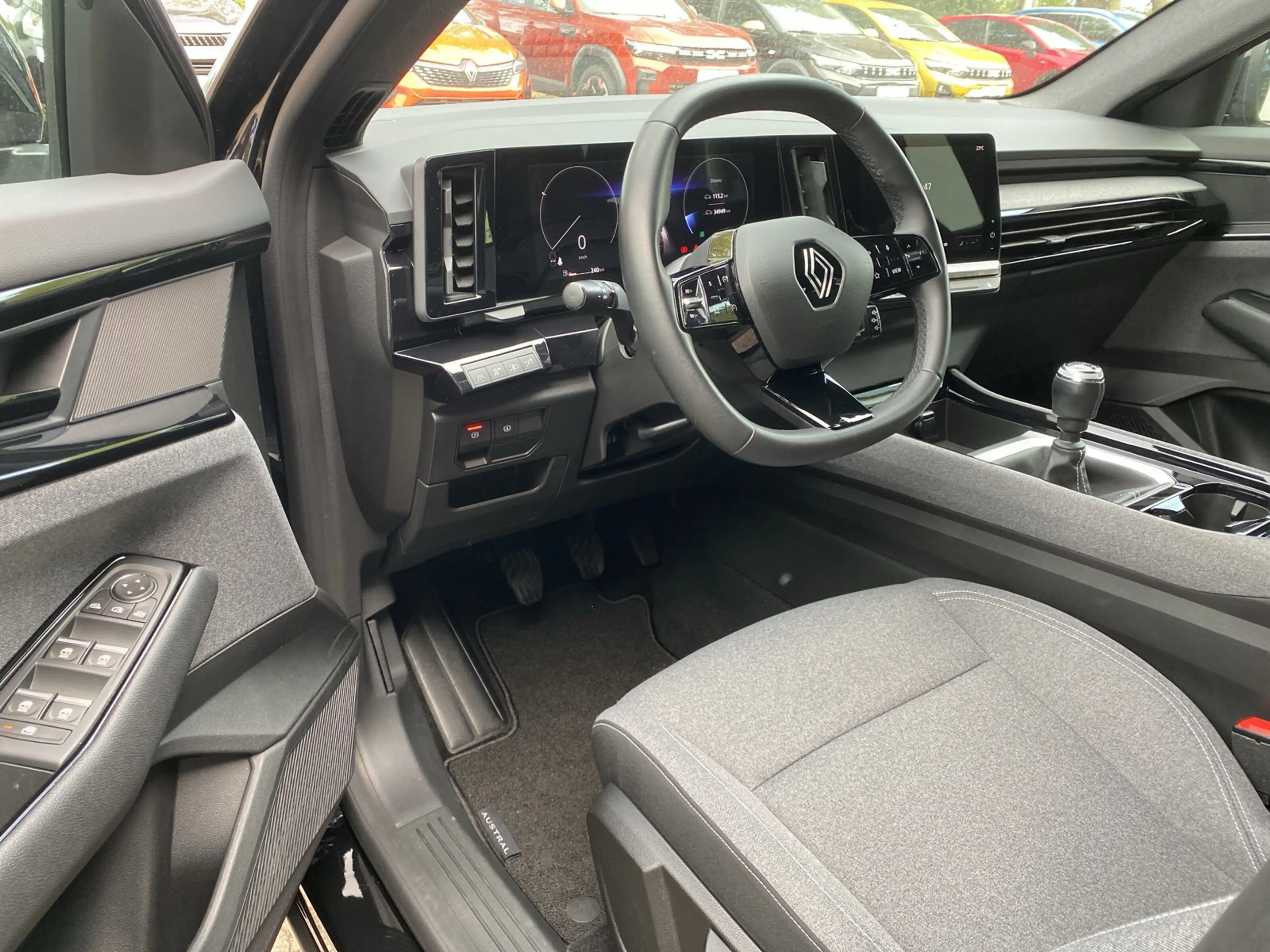 Renault Austral Equilibre TCe 140 Mild Hybrid Scheckheft — photo 10