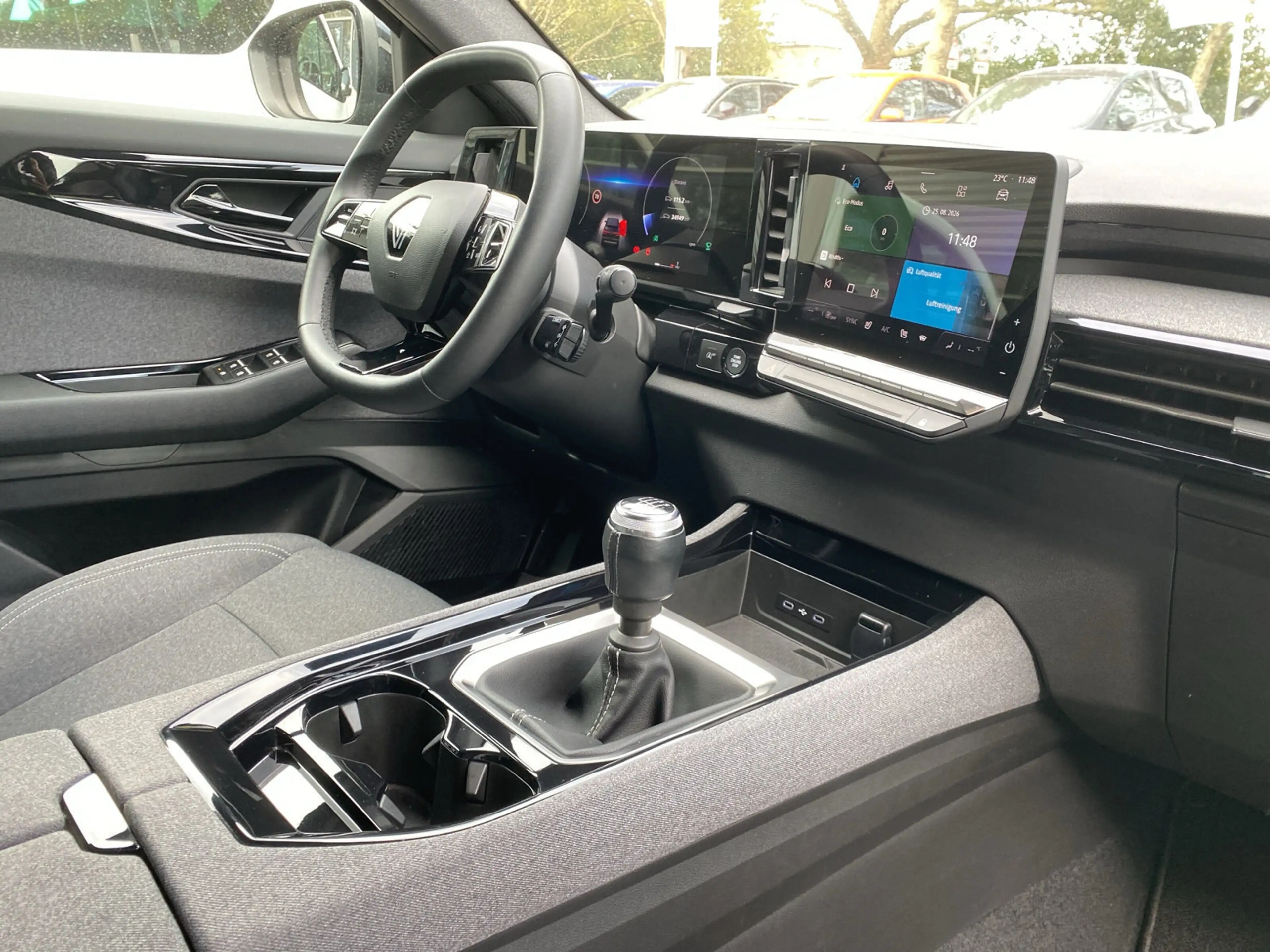 Renault Austral Equilibre TCe 140 Mild Hybrid Scheckheft — photo 9