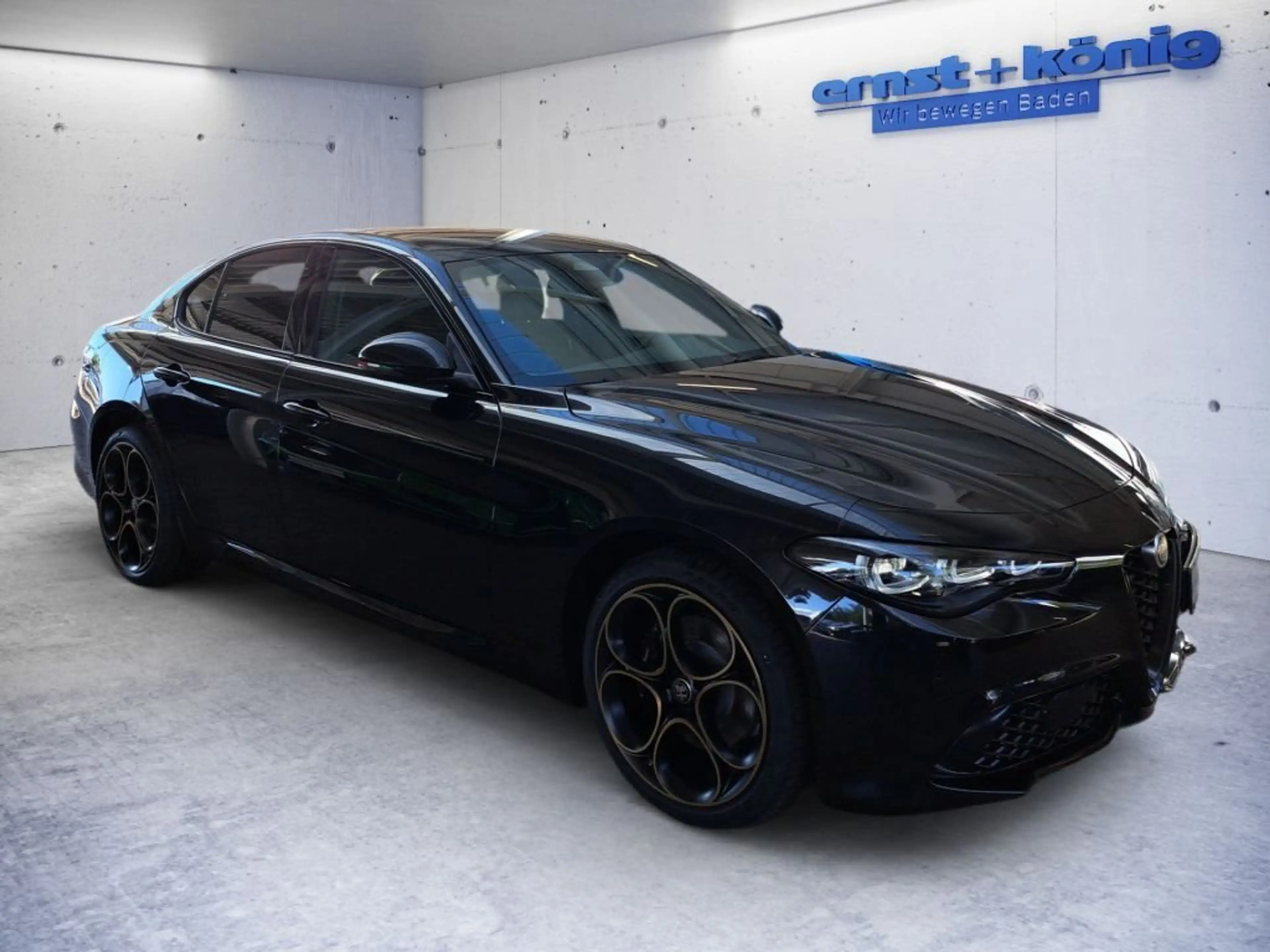 Alfa Romeo Giulia 2.0 Turbo 16V AT8-Q4 Intensa — photo 2