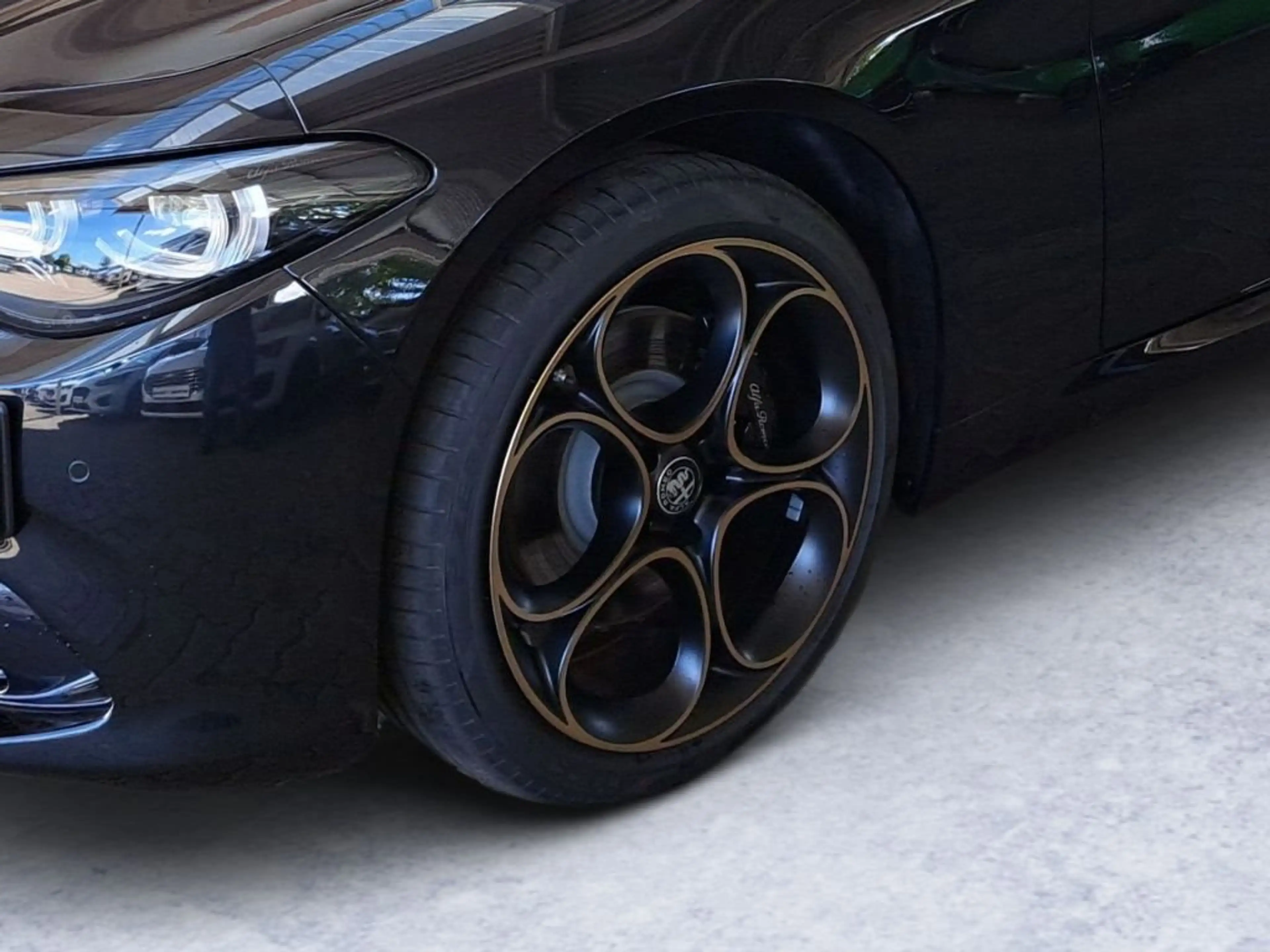 Alfa Romeo Giulia 2.0 Turbo 16V AT8-Q4 Intensa — photo 6
