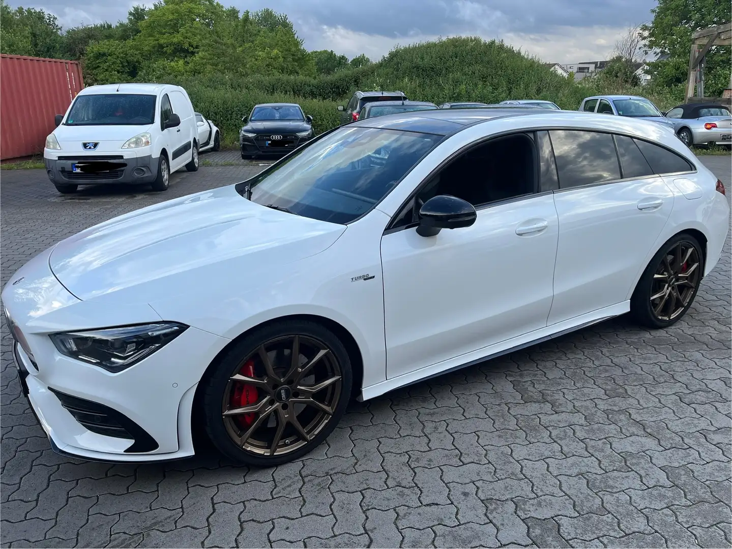 Mercedes-Benz CLA 35 AMG AMG CLA 35 4Matic Shooting B AMG Speedshift 7G-DCT Bílá - 1