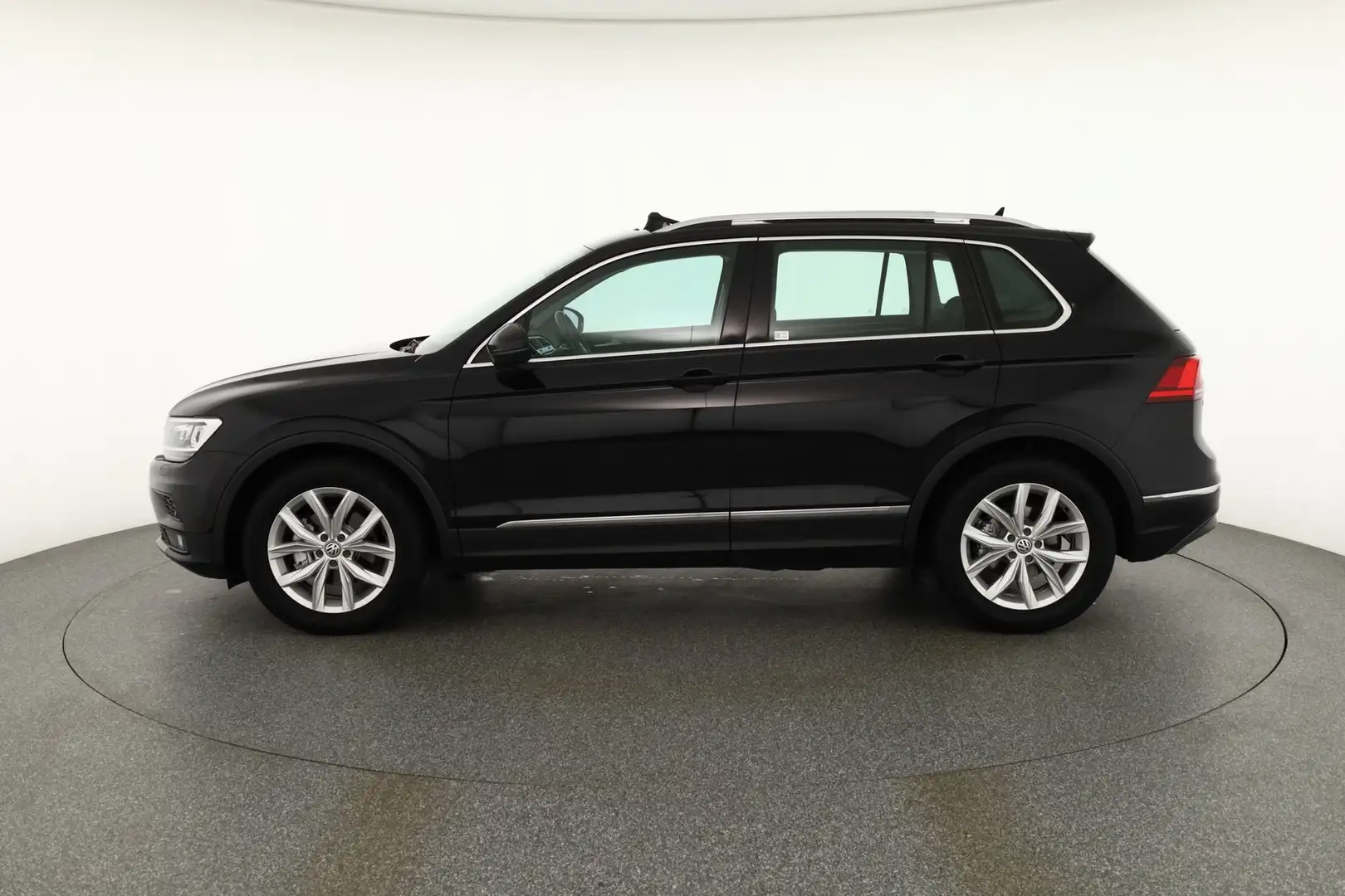 Volkswagen Tiguan 1.5 TSI DSG Highline LED ACC Navi AHK PDC Schwarz - 2