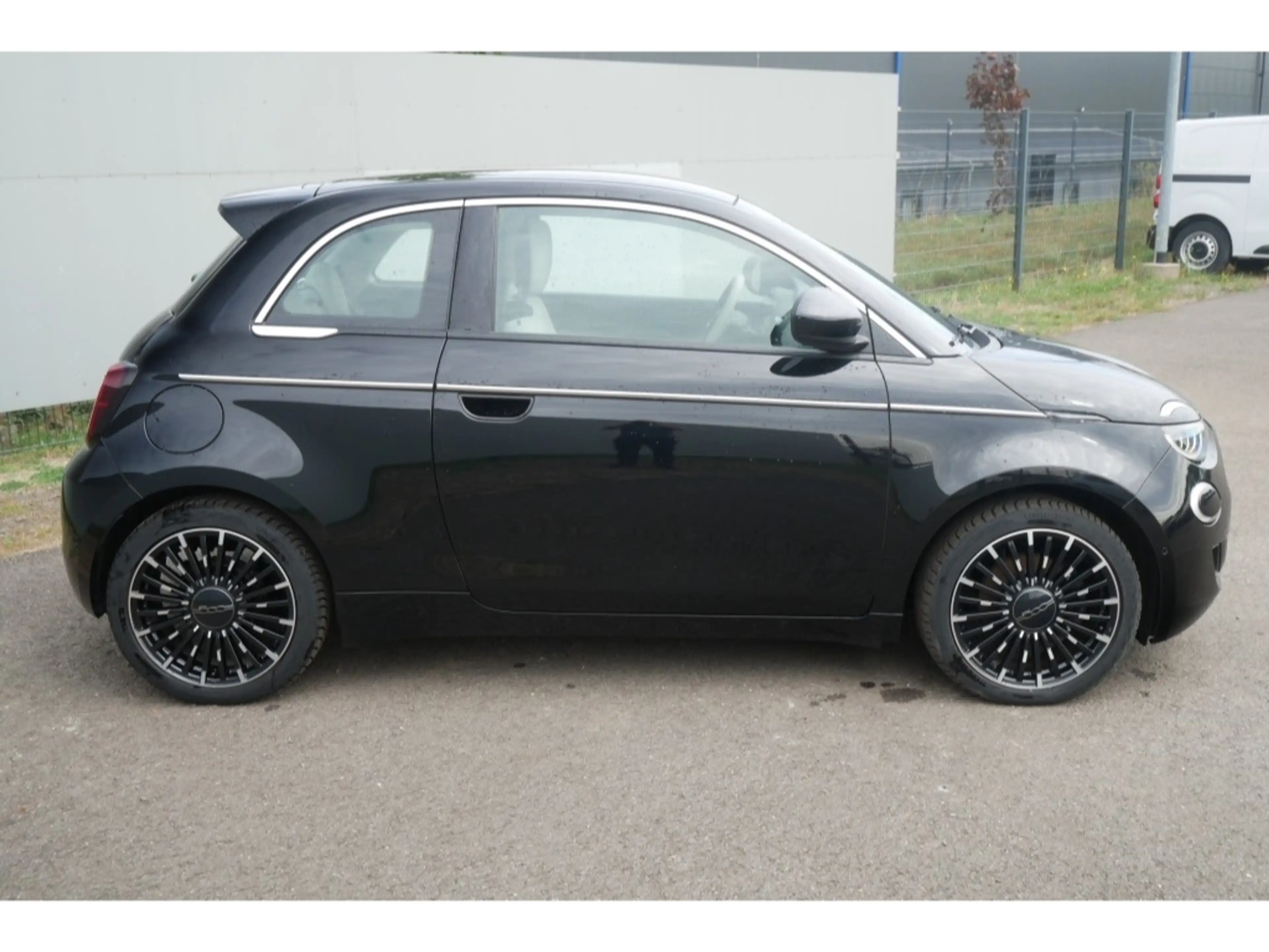 Fiat 500e BY BOCELLI AT 42 Kwh 118PS LED NAVI WINTER — photo 2